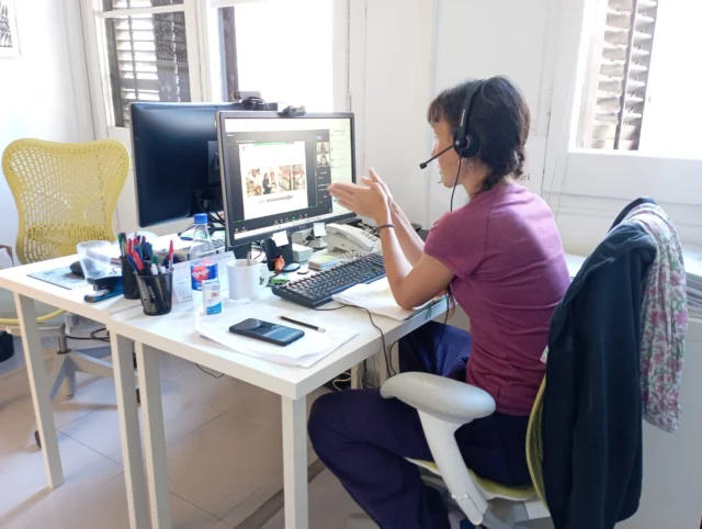 Ahir vam fer una sessió online per explicar el projecte d'Aprofitament d'excedents cuinats en centres educatius de Barcelona i informar sobre qüestions normatives i de seguretat alimentària. Amb 48 persones connectades, va ser una sessió molt participativa que va servir també per establir (o refermar) contacte amb altres escoles interessades en el projecte. Moltes gràcies a totes les que hi vau assistir!  #aprofitamentalimentari
#alimentsenperill
#sompa
#alimentaciosostenible  @bancderecursos 
@barcelona_cat 
@rezerocat